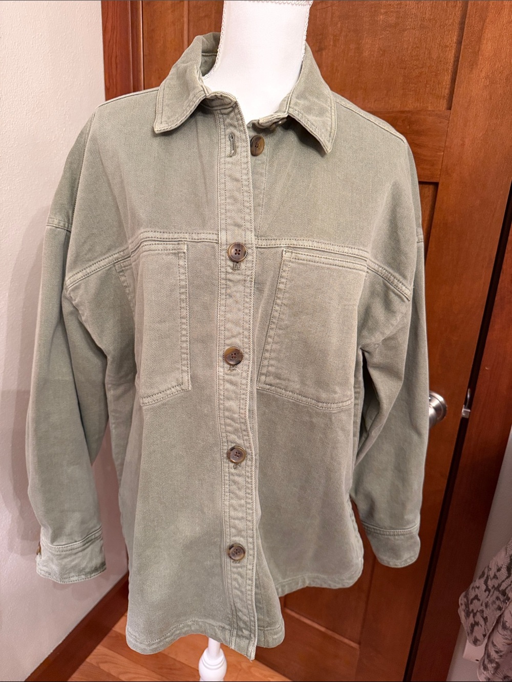 GAP women’s Olive Green Button-Front Utility Jacket